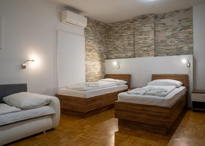 - Restaurant Valley Rose Готель